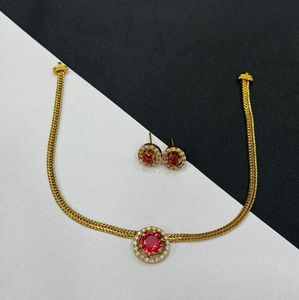 Elegant Emerald &amp; Diamond Necklace &amp; Earring Set