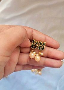 Beautiful Pearl Drop Earrings(1 Pairs)