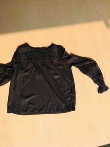 Tokyo Talkies Urban Small Top