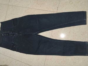 Stylish Dark Wash High-Waisted Jeans