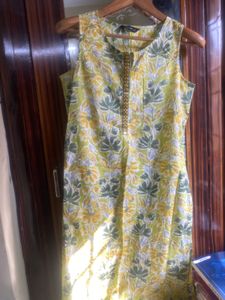 Floral Print Sleeveless Kurta