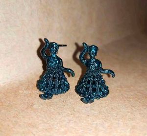 Dancing Earrings