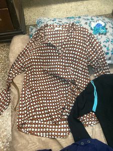 Bundle of Women's Tops 3 cotton. 4 woollen