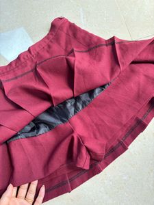 💥Maroon Pleated Mini Skirt