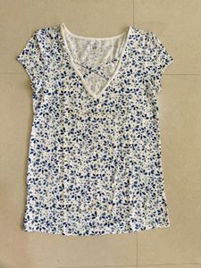 GAP Printed T-shirt with cutout neck