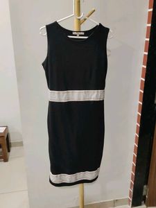 Black Sleevless Bodycon Dress