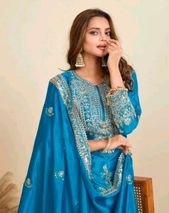 😍Stunning Teal Embroidered Kurta Set