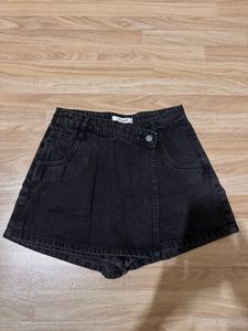 Freakins Skorts