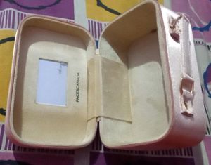 Faces Canada Vanity Box N Blenders