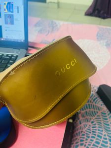 Stylish Tortoiseshell Round Sunglasses