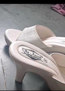 HIGH HEEL 👠