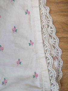 Cute Floral Lace Hem Shorts
