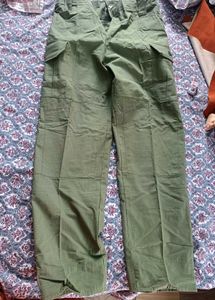 Green korean capri pant