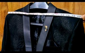 New man  Solid Pattern Blazer
