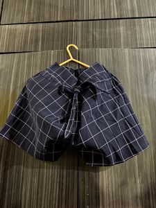 Chic Checked Wide-Leg Shorts