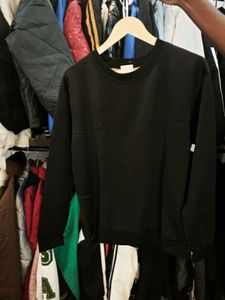 Classic Black Long Sleeve Sweatshirt