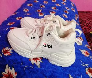 White Chunky Sneakers 37 euro
