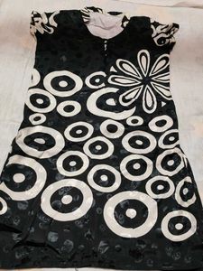 Stylish Black &amp; White Kurta