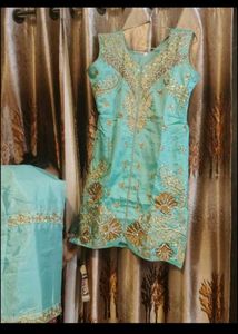 4 colour available Elegant Embroidered Kurti