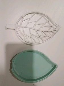 stylish leaf-shaped soap case