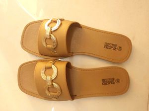 zudio Stylish Gold Chain Slides