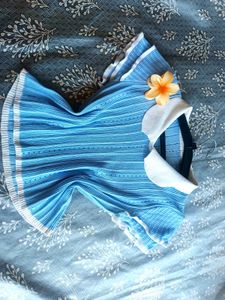 Cute Blue Cropped Knit Top