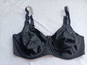 Elegant Black Lace Trim Bra