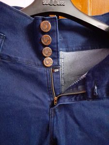 New Navy Blue Jeans With Button Closures 💙