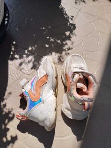 Cutewalk by Baby Hug velcro Shoes
