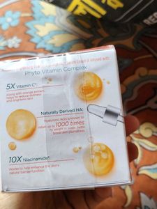 Himalaya Vitamin C Orange Face Serum Cream