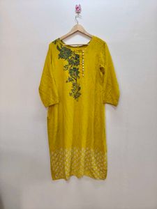 Women Yellow Printed Rayon Kurta