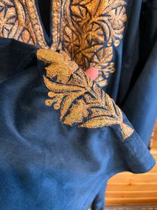 Elegant Blue Tilla Pheran