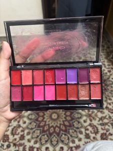 Mars Infinity Lip Palette