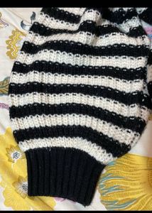 Striped Knit Sweater (free Gift Of Neckpieces)