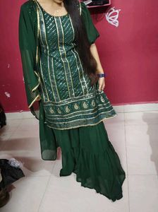 price drop 📉3 Pieces Green Garara Suit