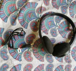 Wireless Bluetooth Headphones with data cable