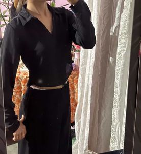 Chic Black Cropped Blouse