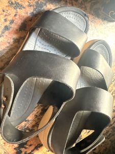 Comfortable Black Strap Sandals