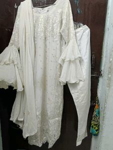 Elegant White Kurta Set with Dupatta