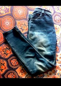 Beautiful girls  jeans 👖 set of 5 ❤️✨