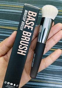 Huda Beauty Base Makeup Brush