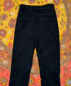 Loose Fit High Rise Black Jeans