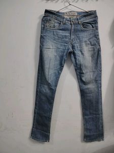 men blue jeans