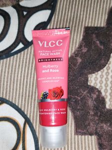 VLCC Natural Active Face Wash - Mulberry & Rose