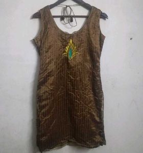 Embroidered Sleeveless Kurta