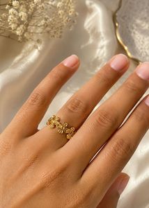 Delicate Gold Flower Ring