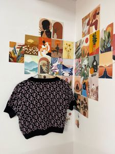 Stylish Patterned Cropped Knit Top