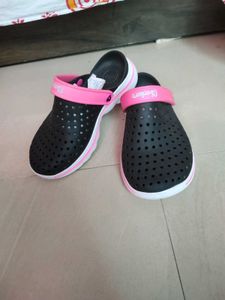 Skechers Black Pink Clogs never Used  uk1..