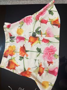floral skirt - fits upto 28 waist size