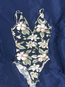 Floral Swimsuit Top (5/10 condition)